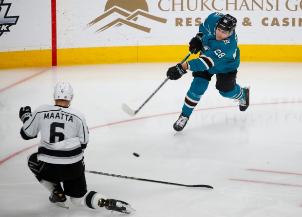 SAN JOSE, CALIFORNIA - JANUARY 17: San Jose Sharks' Timo Meier (28) scores a goal, his fourth of the game, against Los Angeles Kings' Olli Maatta (6) in the second period at the SAP Center in San Jose, Calif., on Monday, Jan. 17, 2022. (Nhat V. Meyer/Bay Area News Group)