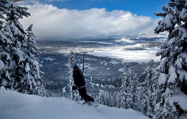 Northstar skiers and snowboarders can frolic in the powder of Lookout Mountain. (Photo © by Dino Vournas)